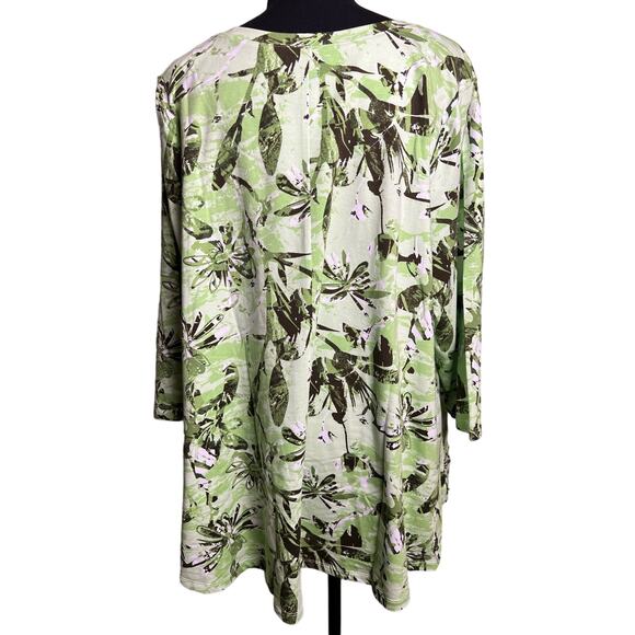 DENIM & CO. WOMEN'S PRINTED V-NECK 3/4 SLEEVE TOP GREEN - Picture 2 of 6
